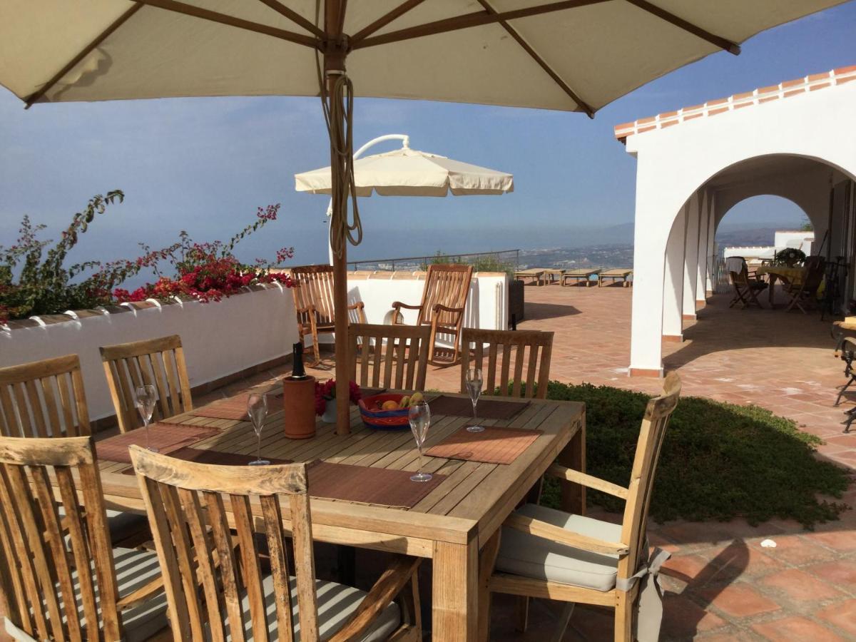 Villa Perla Blanca Sayalonga Zewnętrze zdjęcie