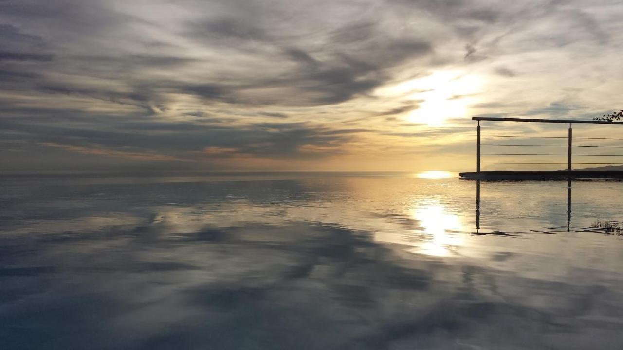Villa Perla Blanca Sayalonga Zewnętrze zdjęcie