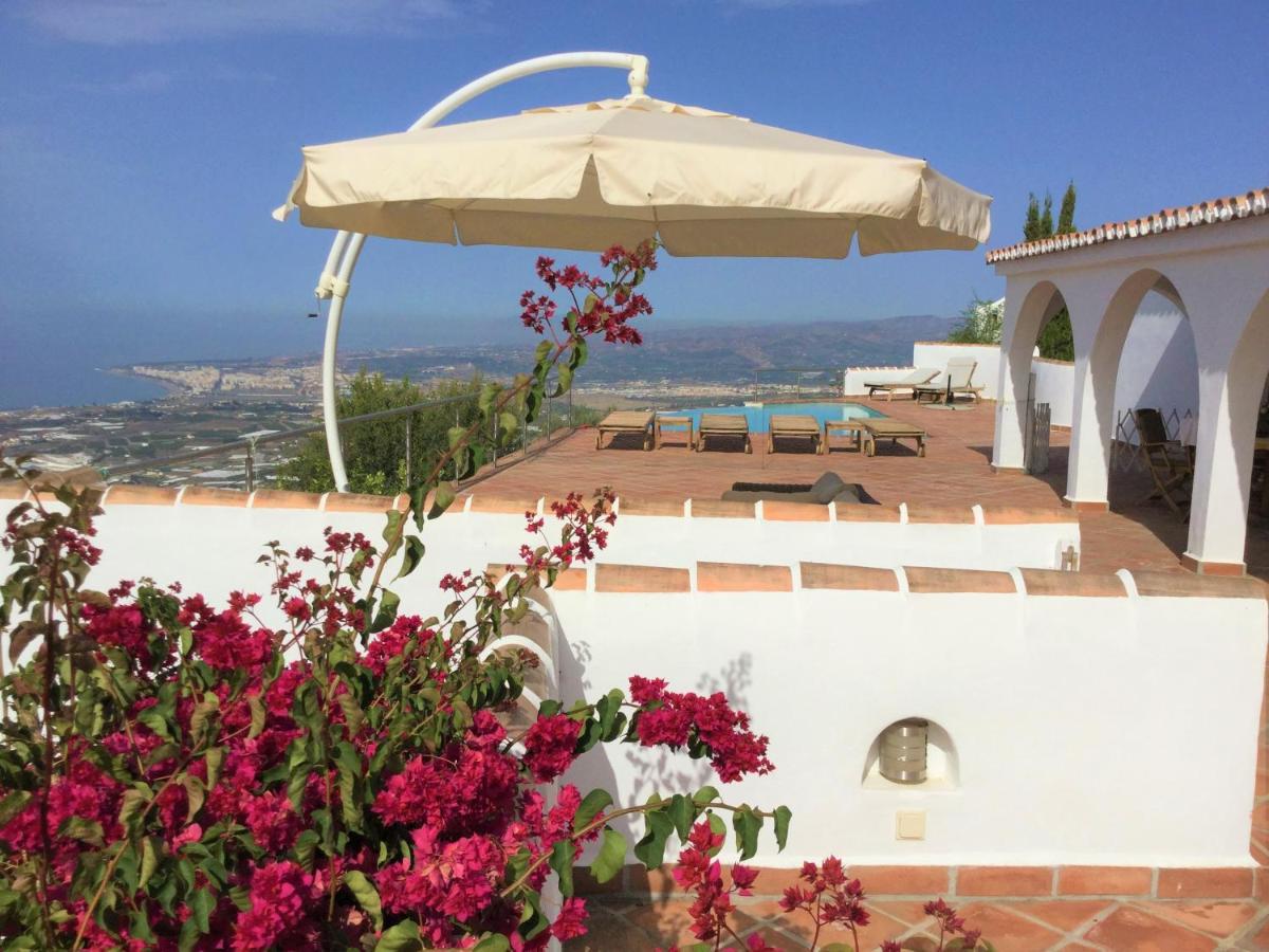 Villa Perla Blanca Sayalonga Zewnętrze zdjęcie